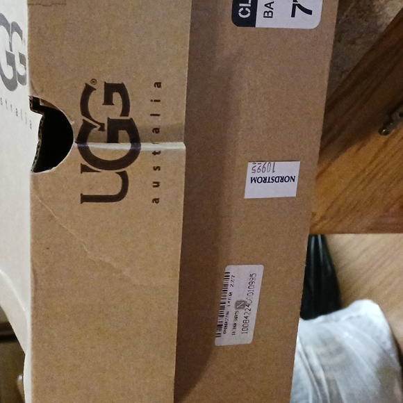 Uggs classic short baby pink  size 7 - Picture 12 of 12